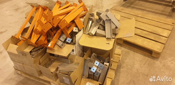 Стеллажи складские грузовые паллетные. Монтаж