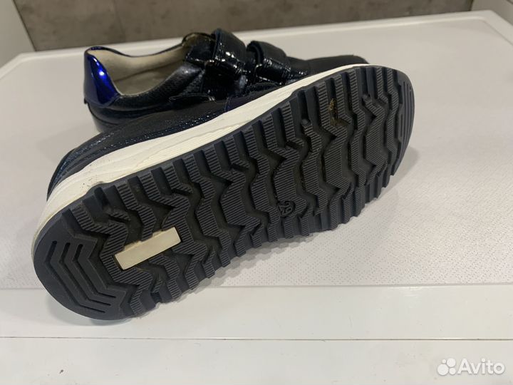 Кроссовки детские 29 размер