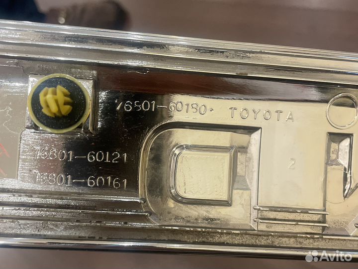 Молдинг крышки багажника toyota land cruiser 200