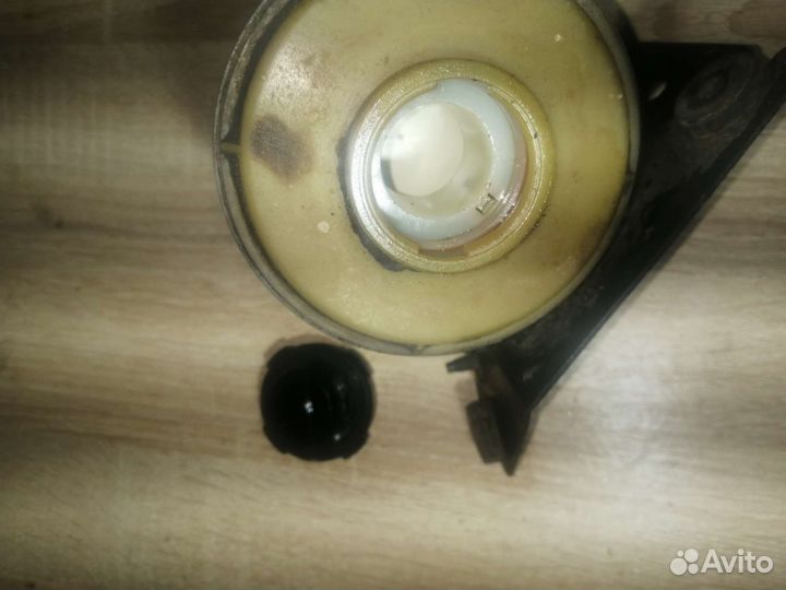 Бачок гур nissan primera p11