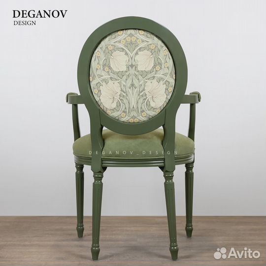 Кресло медальон