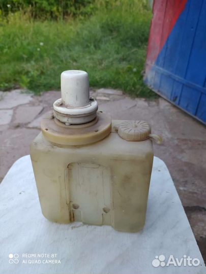 Бак стекло очистителя