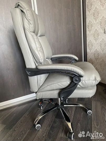 Офисное кресло (геймерское). Кресло для директора