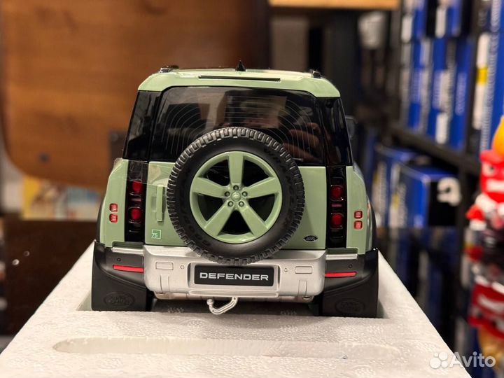 Land Rover Defender 90 2023 1:18 Almost Real