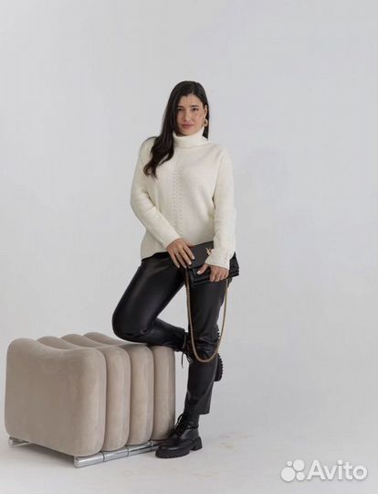 Свитер белый оверсайз М