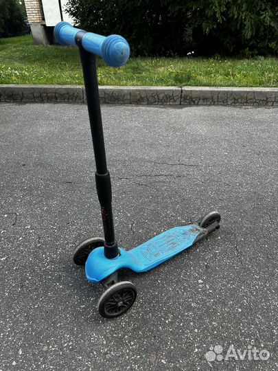 Самокат трехколесный