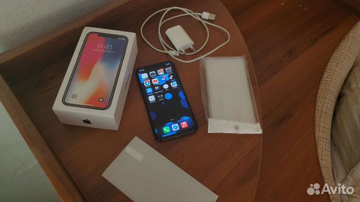 iPhone X, 64 ГБ