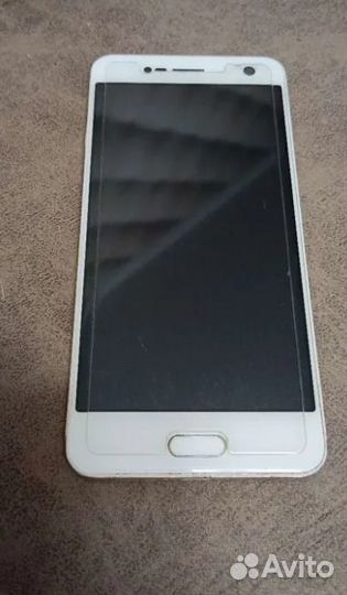 Смартфон ZTE V8 Blade