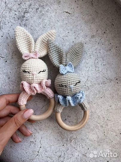 Вязаные погремушки осьминожки зайки мишки львята