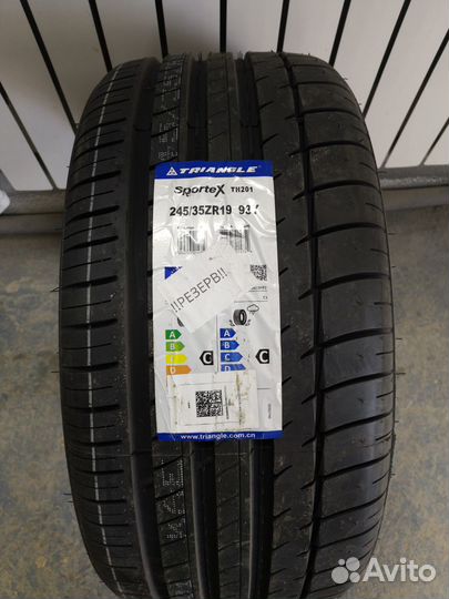 Triangle Sports TH201 245/35 R19 98Y
