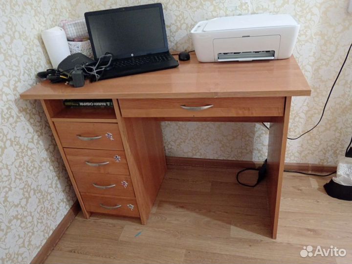 Письменный стол