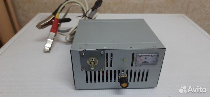 Пуско зарядное устройство на 12 - 24 V
