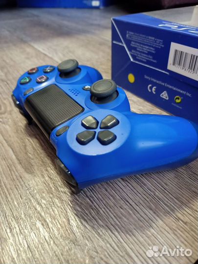 Sony PS4. два геймпада, игры
