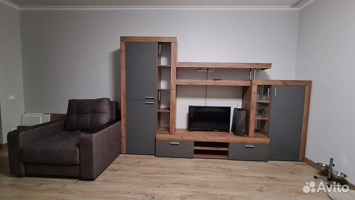 Стенка горка в гостиную вместительная