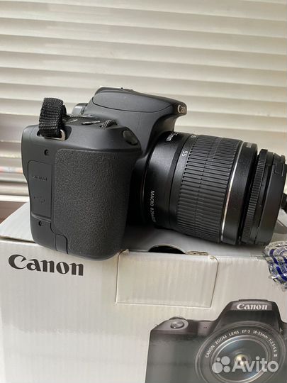 Зеркальный фотоаппарат Canon 200d