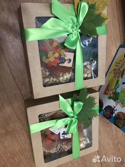 Набор к 1 сентября из орехов и чая