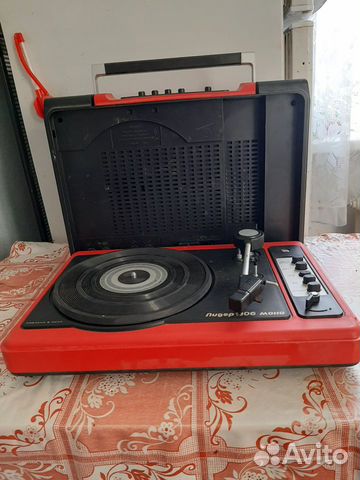 Проигрователь винила