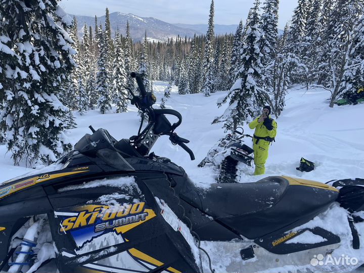 SKI-DOO Summit 800HO