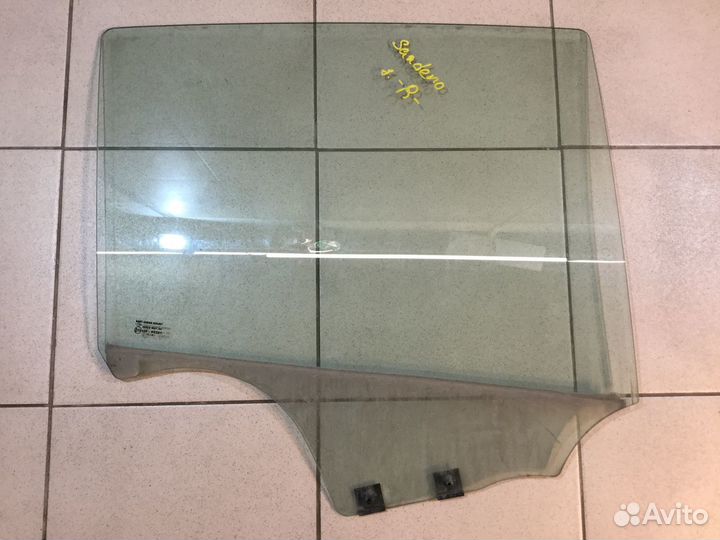 Стекло двери задней Рено Сандеро 2009-2014