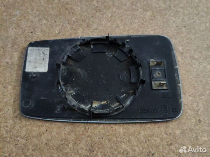 Боковое стекло Ауди 80