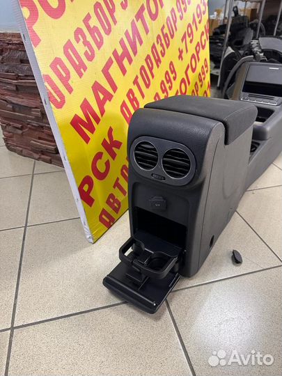 Подлокотник в сборе volkswagen tiguan