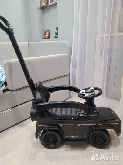 Детская машина с ручкой
