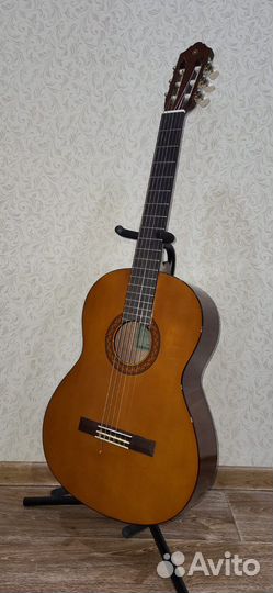 Классическая гитара yamaha c40