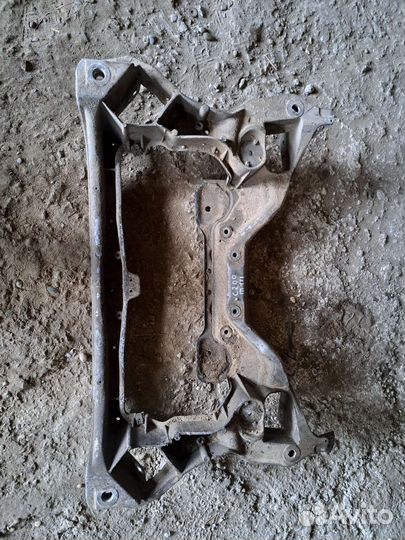 Подрамник передний на Mercedes W203