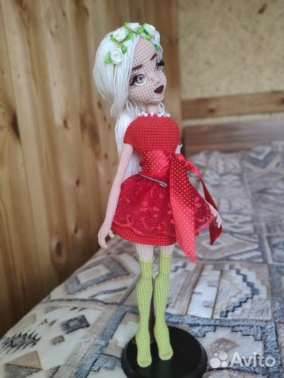 Кукла вязаная каркасная ручной работы
