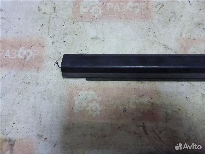 Уплотнитель стекла двери бархотка задний левый