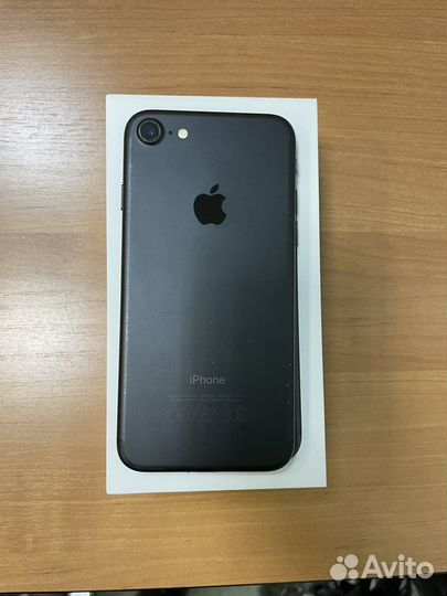 iPhone 7, 32 ГБ