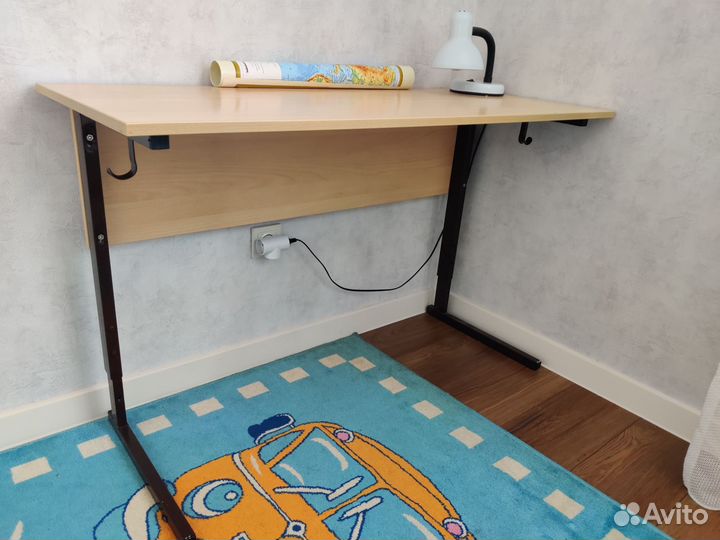 Школьная парта