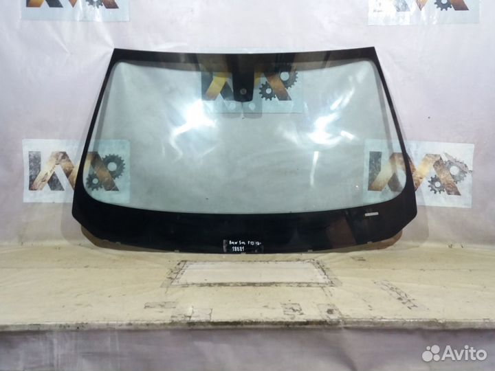 Бмв F10 2013- Стекло лобовое 18881