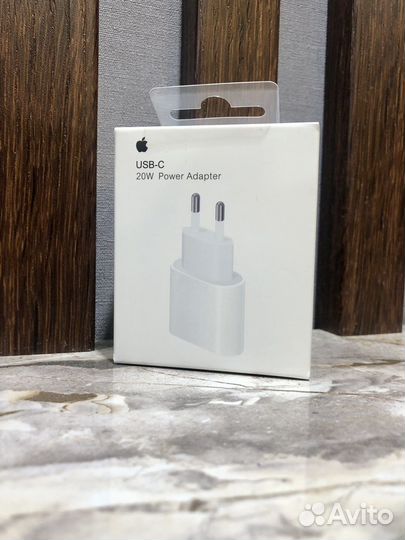 Адаптер питания Apple USB-C 20 Вт