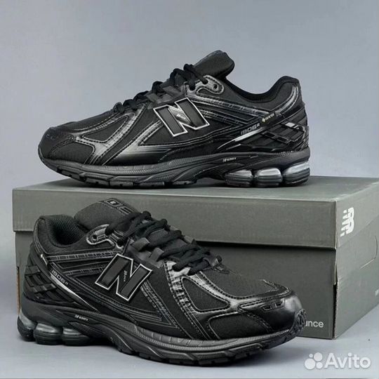 New Balance 1906R Triple Black GoreTex