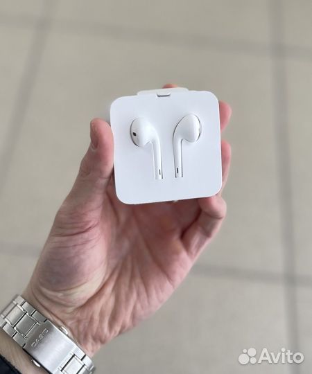 Наушники AirPods