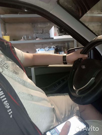 Подлокотник на дверь водителя