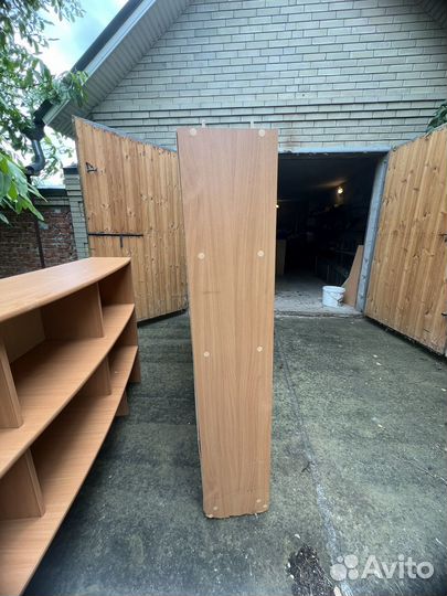 Витрины и шкафы