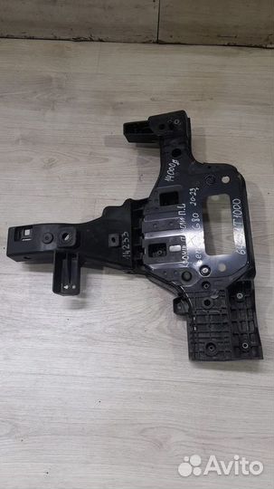 Кронштейн панели передний левый Hyundai Genesis G