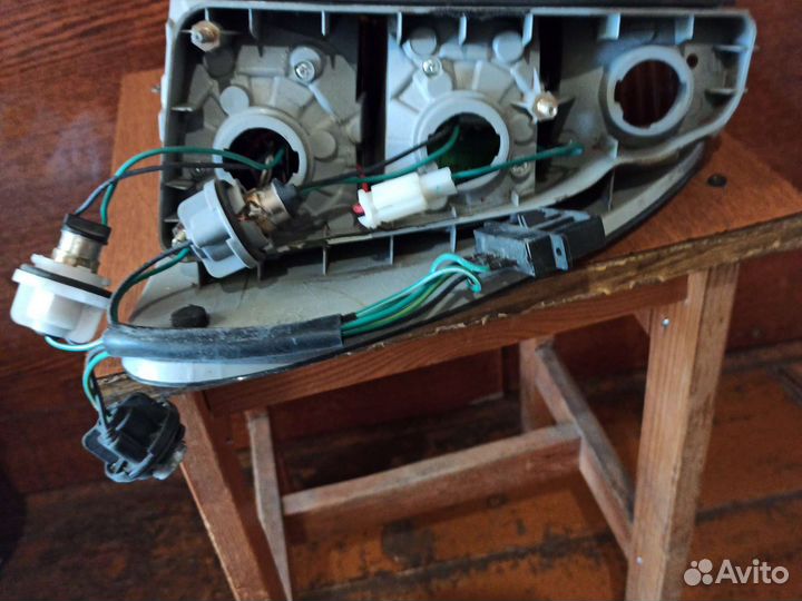 Продам фары на бмв б/у