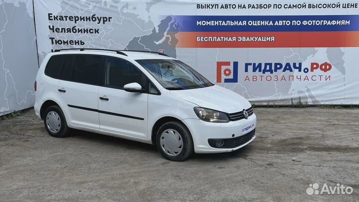 Кронштейн крепления крыла левый Volkswagen Touran