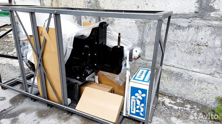 Мотор лодочный Suzuki DF115BTX черный в наличии