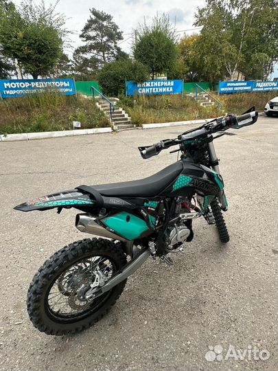 Энудро Авантис 250