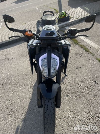KTM duke 790
