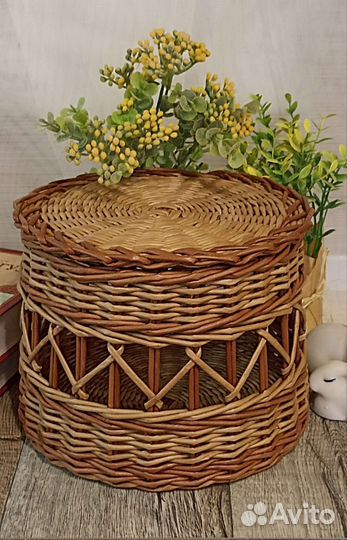 Шкатулка плетёная