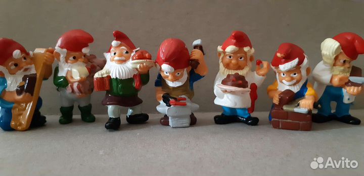 Киндер коллекция,крокодилы,львы,гномы