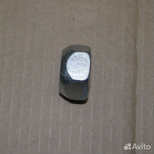 Гайка колеса М20*1,5 (Н22 S38) правая ре (белзан)