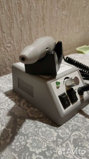 Аппарат для маникюра и педикюра