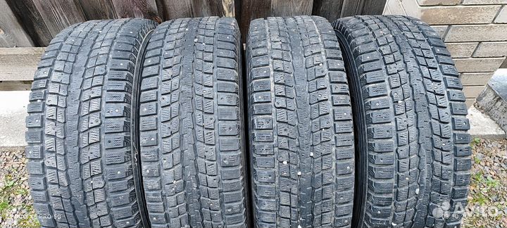 Dunlop SP Winter Ice 01 26.5/70 R16