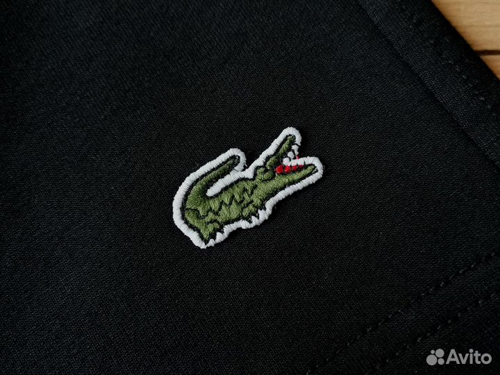 Шорты Lacoste